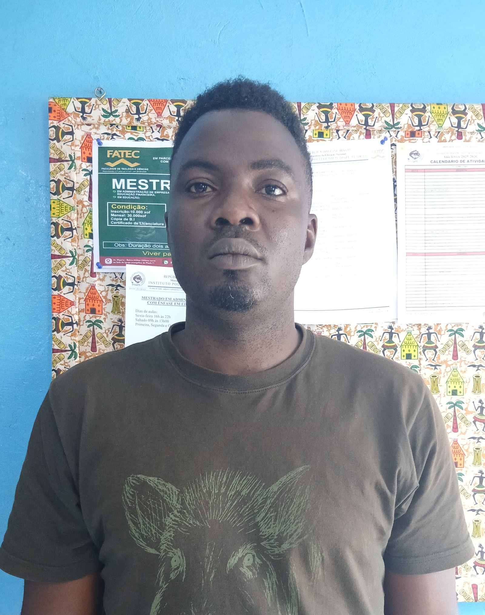 MAMA SALIU CAMAR&Aacute;